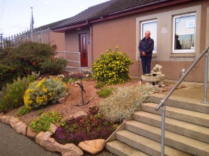 Sometime harbour masters and marina managers go that little bit extra mile to help their customers. One such is Bruce at Peterhead. Even the rather unprepossessing area round his office is bright and tidy
